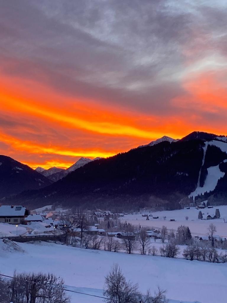 Kolbitsch Am Weissensee Ein Seeblick Der Verzaubert Inklusive Premiumcard מראה חיצוני תמונה